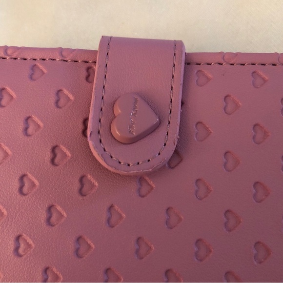 Betsey Johnson Mauve Card Case Wallet & Key Ring Embossed Heart Pattern NWT - Picture 8 of 16